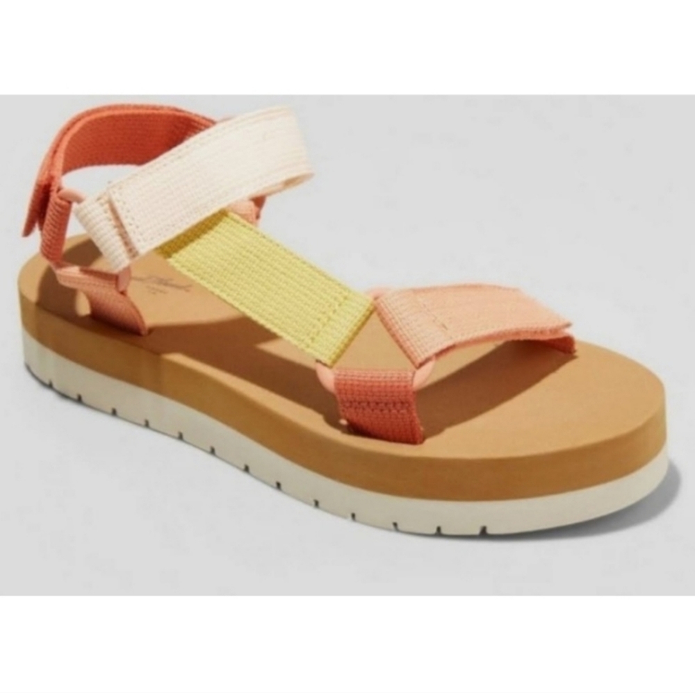 Platform sport sandals